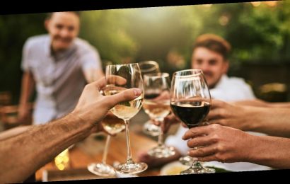 Wie Alkohol uns schneller altern lassen kann